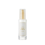 I’m From Rice Serum with 73% fermented rice extract brightens, hydrates and improves uneven skin tone for a radiant, healthy-looking glow.