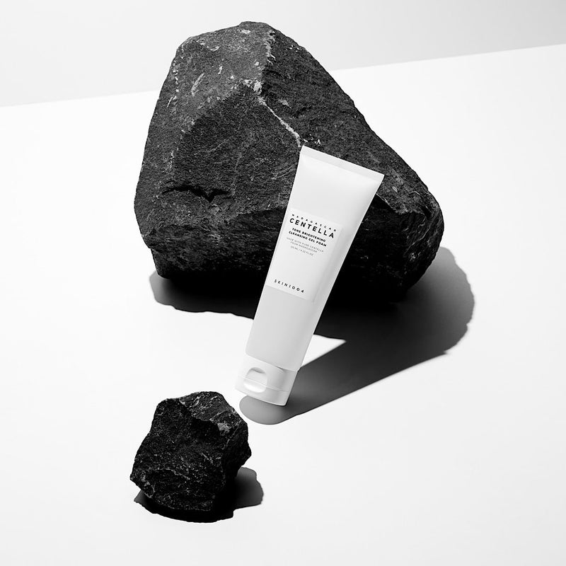 skin1004 - madagascar centella tone brightening cleansing gel foam